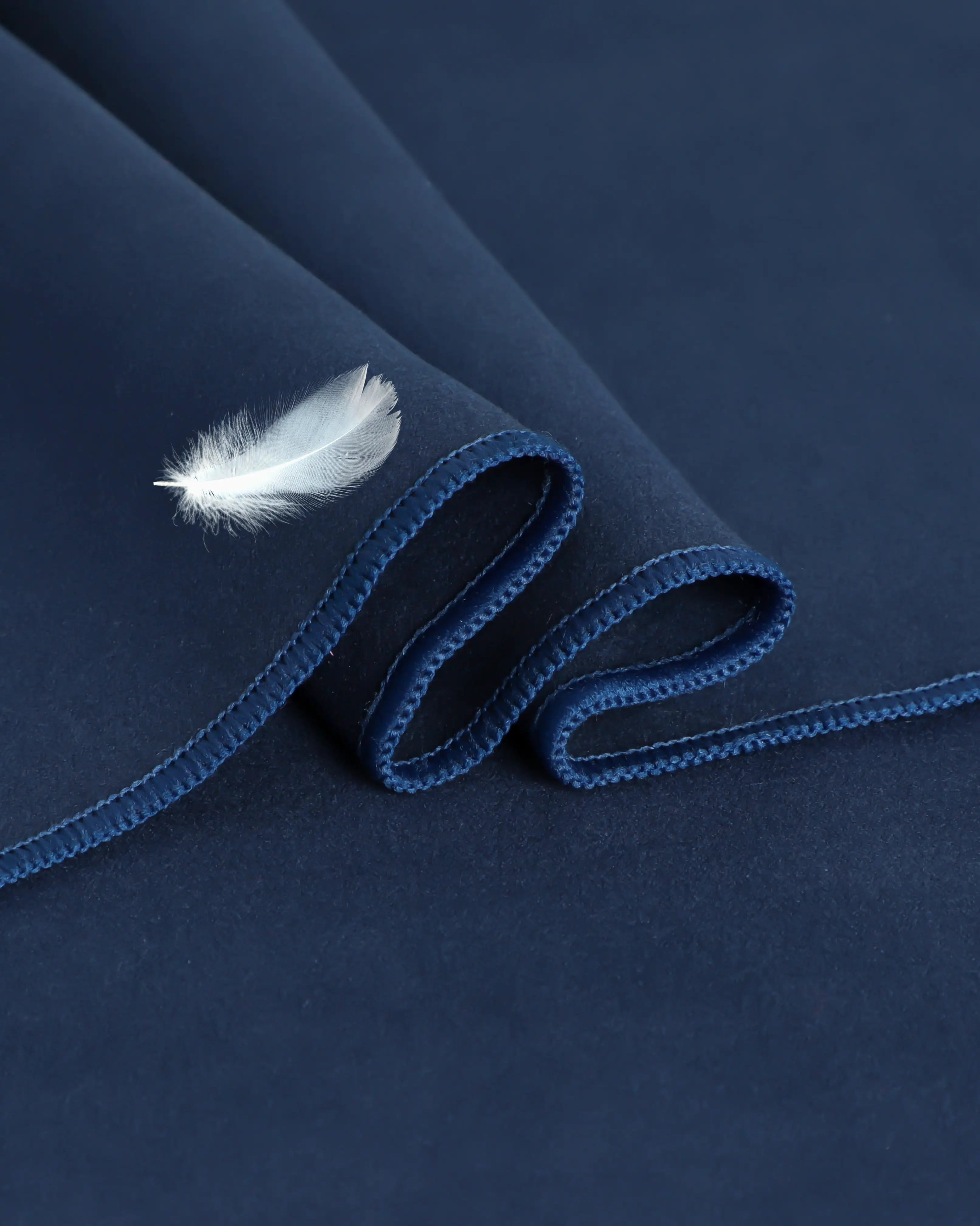 Nachhaltiges EcoGreen Mikrofaserhandtuch | Nachtblau